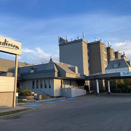 Radisson Hotel & Conference Centre West Edmonton Exterior photo